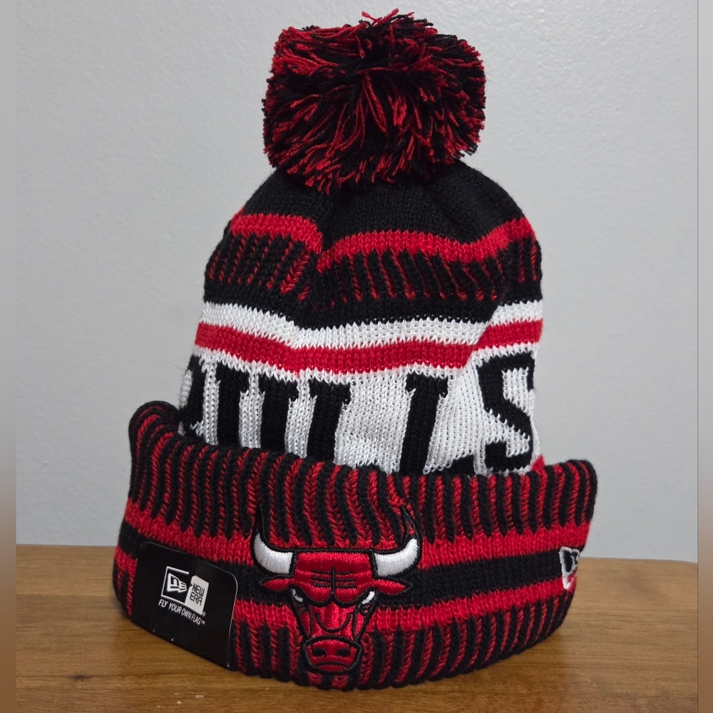Chicago Bulls New Era Classic Cuffed Knit Hat with Pom